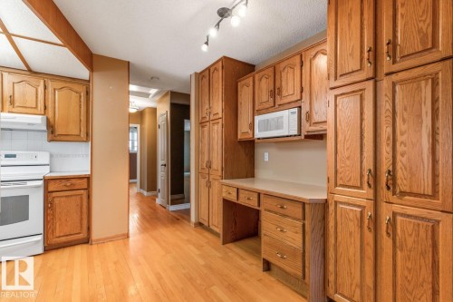 8416 71 Street, Edmonton, AB - Indoor Photo Showing Kitchen