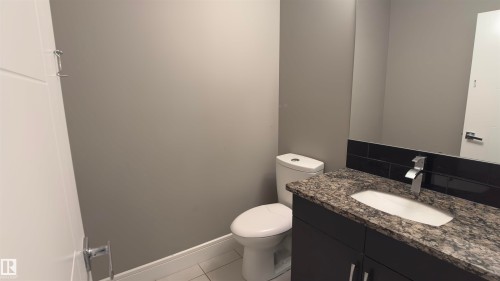 616 175A Street Sw, Edmonton, AB - Indoor Photo Showing Bathroom