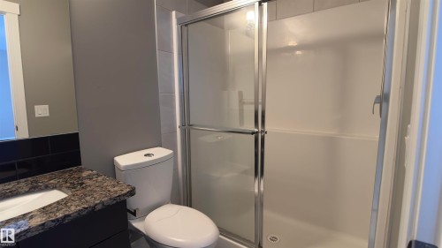 616 175A Street Sw, Edmonton, AB - Indoor Photo Showing Bathroom
