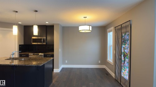 616 175A Street Sw, Edmonton, AB - Indoor Photo Showing Kitchen