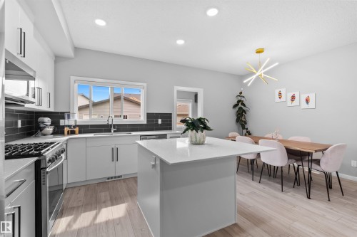 331 32 Avenue, Edmonton, AB - Indoor