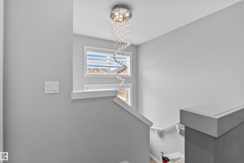 331 32 Avenue, Edmonton, AB - Indoor Photo Showing Other Room