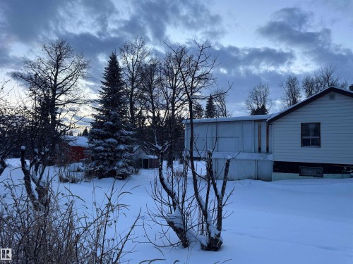 301 4 Avenue E, Winfield, AB - Outdoor