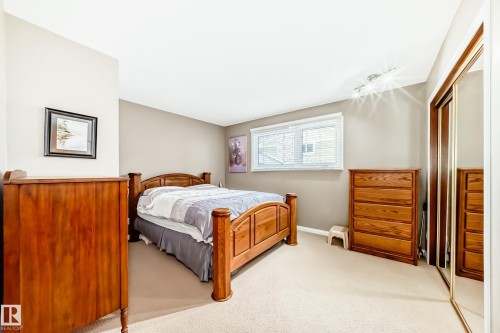12404 39 Avenue Nw, Edmonton, AB - Indoor Photo Showing Bedroom