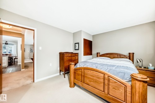 12404 39 Avenue Nw, Edmonton, AB - Indoor Photo Showing Bedroom