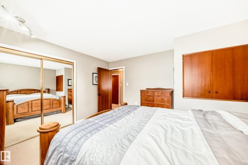 12404 39 Avenue Nw, Edmonton, AB - Indoor Photo Showing Bedroom