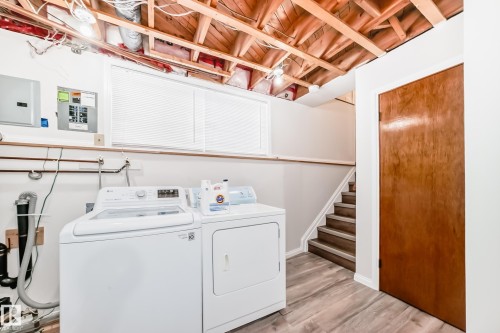 12404 39 Avenue Nw, Edmonton, AB - Indoor Photo Showing Laundry Room