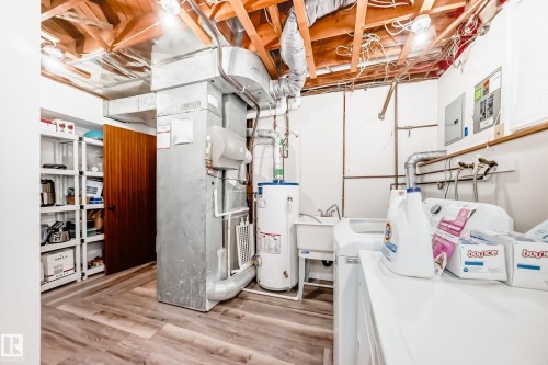 12404 39 Avenue Nw, Edmonton, AB - Indoor Photo Showing Basement