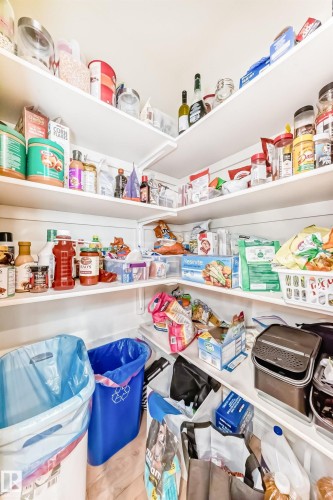 1605 Haswell Court, Edmonton, AB - Indoor With Storage