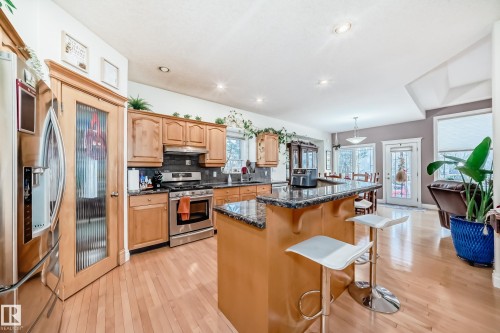 1605 Haswell Court, Edmonton, AB - Indoor Photo Showing Kitchen