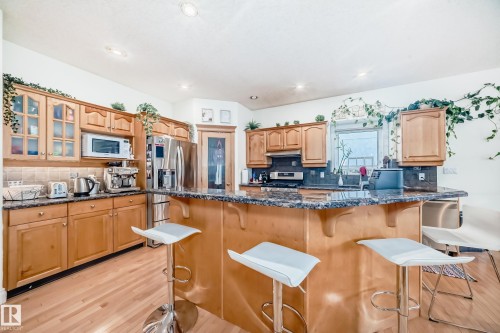 1605 Haswell Court, Edmonton, AB - Indoor Photo Showing Kitchen