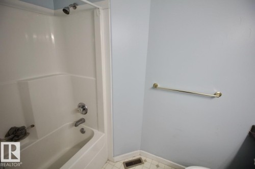 2206 Kaufman Way, Edmonton, AB - Indoor Photo Showing Bathroom