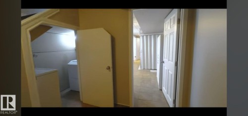 11319 137 Avenue, Edmonton, AB - Indoor