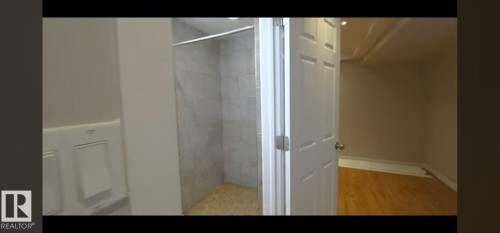 11319 137 Avenue, Edmonton, AB - Indoor Photo Showing Other Room