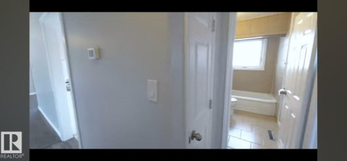 11319 137 Avenue, Edmonton, AB - Indoor Photo Showing Other Room