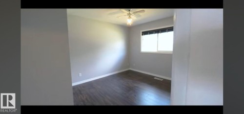 11319 137 Avenue, Edmonton, AB - Indoor Photo Showing Other Room