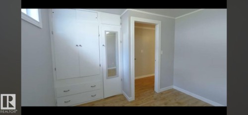 11319 137 Avenue, Edmonton, AB - Indoor Photo Showing Other Room