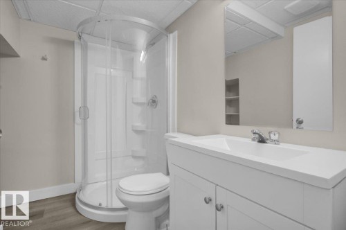 10345 159 Street, Edmonton, AB - Indoor Photo Showing Bathroom