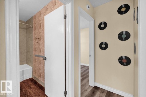 10345 159 Street, Edmonton, AB - Indoor