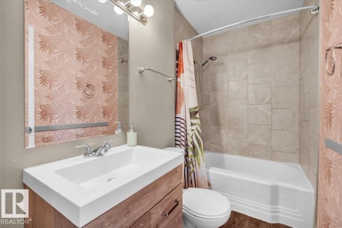 10345 159 Street, Edmonton, AB - Indoor Photo Showing Bathroom
