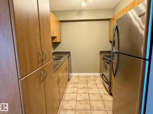 1604 10303 105 Street, Edmonton, AB - Indoor Photo Showing Kitchen