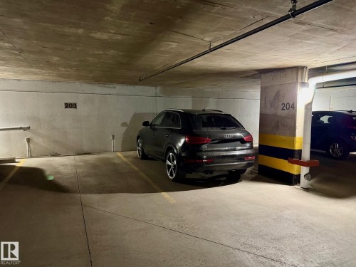 1604 10303 105 Street, Edmonton, AB - Indoor Photo Showing Garage
