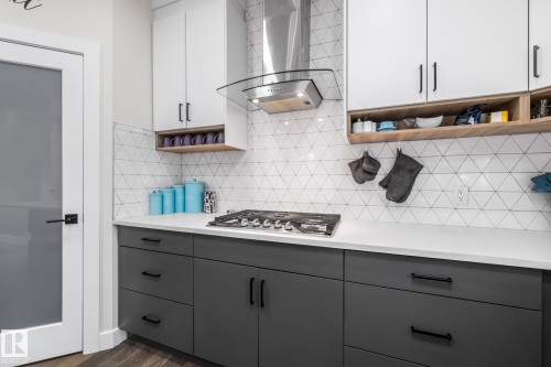 568 Merlin Landing Landing, Edmonton, AB - Indoor Photo Showing Kitchen