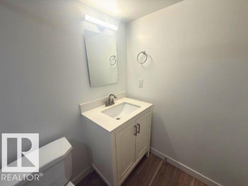 11912 140 Avenue, Edmonton, AB - Indoor Photo Showing Bathroom