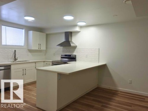 11912 140 Avenue, Edmonton, AB - Indoor Photo Showing Kitchen With Upgraded Kitchen