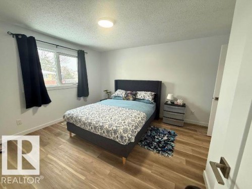 11912 140 Avenue, Edmonton, AB - Indoor Photo Showing Bedroom