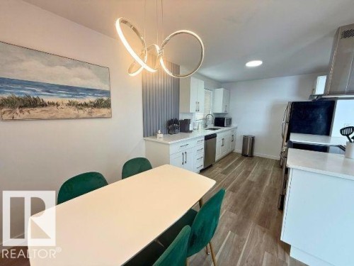 11912 140 Avenue, Edmonton, AB - Indoor