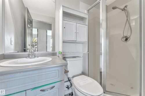 104 6315 135 Avenue, Edmonton, AB - Indoor Photo Showing Bathroom