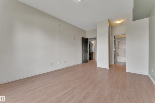 104 6315 135 Avenue, Edmonton, AB - Indoor Photo Showing Other Room