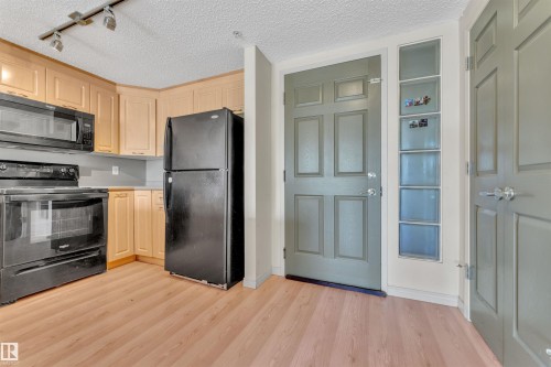 104 6315 135 Avenue, Edmonton, AB - Indoor Photo Showing Kitchen