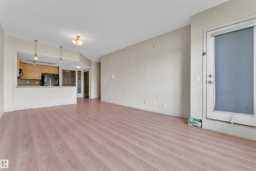 104 6315 135 Avenue, Edmonton, AB - Indoor Photo Showing Kitchen
