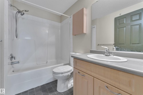 104 6315 135 Avenue, Edmonton, AB - Indoor Photo Showing Bathroom