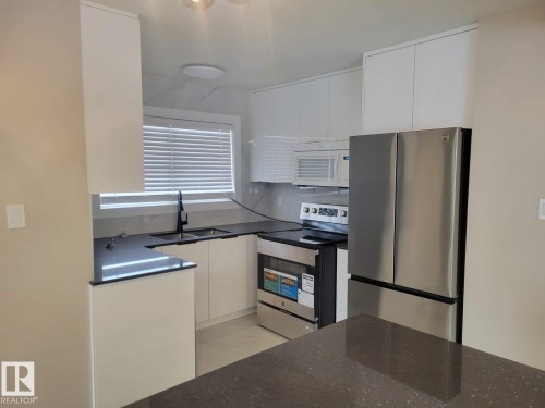 15112 72 Street, Edmonton, AB - Indoor Photo Showing Kitchen