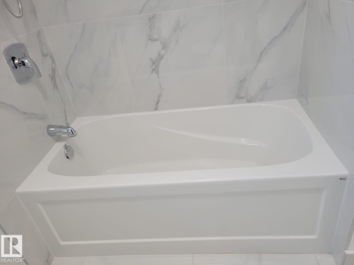 15112 72 Street, Edmonton, AB - Indoor Photo Showing Bathroom