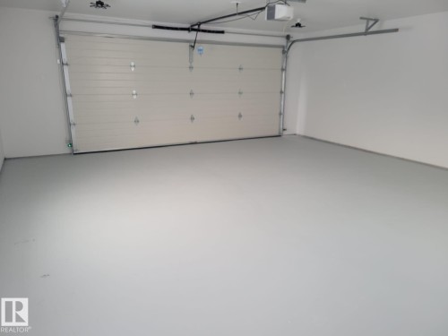 15112 72 Street, Edmonton, AB - Indoor Photo Showing Garage