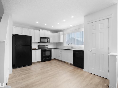 1509 76 Street, Edmonton, AB - Indoor Photo Showing Kitchen