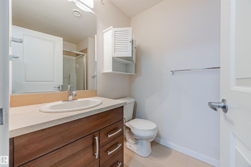 409 9517 160 Avenue, Edmonton, AB - Indoor Photo Showing Bathroom