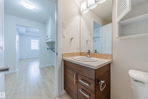 409 9517 160 Avenue, Edmonton, AB - Indoor Photo Showing Bathroom