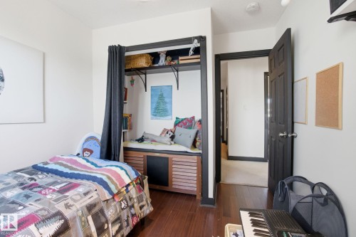 223 Dickinsfield Court, Edmonton, AB - Indoor Photo Showing Bedroom