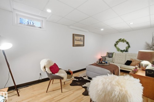 223 Dickinsfield Court, Edmonton, AB - Indoor