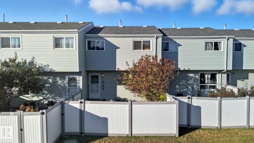 223 Dickinsfield Court, Edmonton, AB - Outdoor