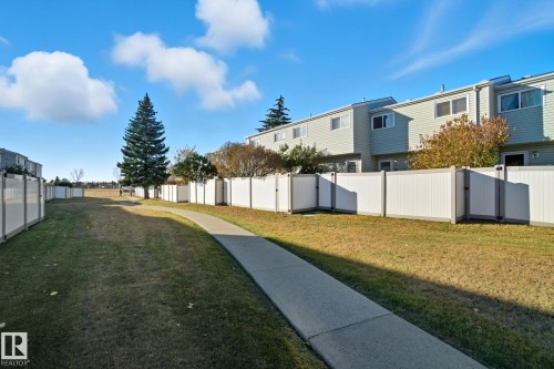 223 Dickinsfield Court, Edmonton, AB - Outdoor