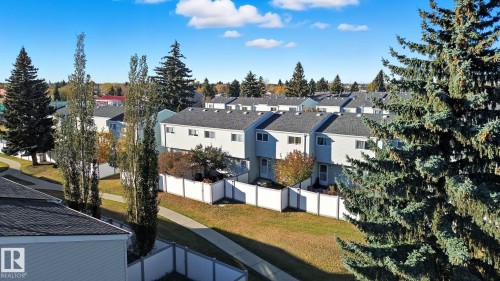 223 Dickinsfield Court, Edmonton, AB - Outdoor