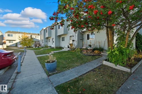 223 Dickinsfield Court, Edmonton, AB - Outdoor