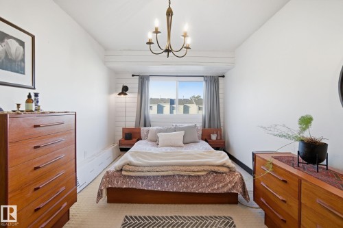 223 Dickinsfield Court, Edmonton, AB - Indoor Photo Showing Bedroom