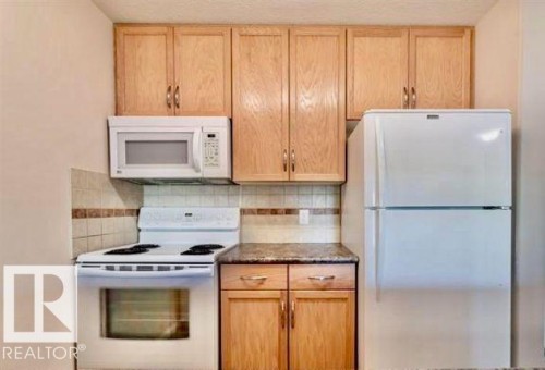 208 1204 156 Street, Edmonton, AB - Indoor Photo Showing Kitchen